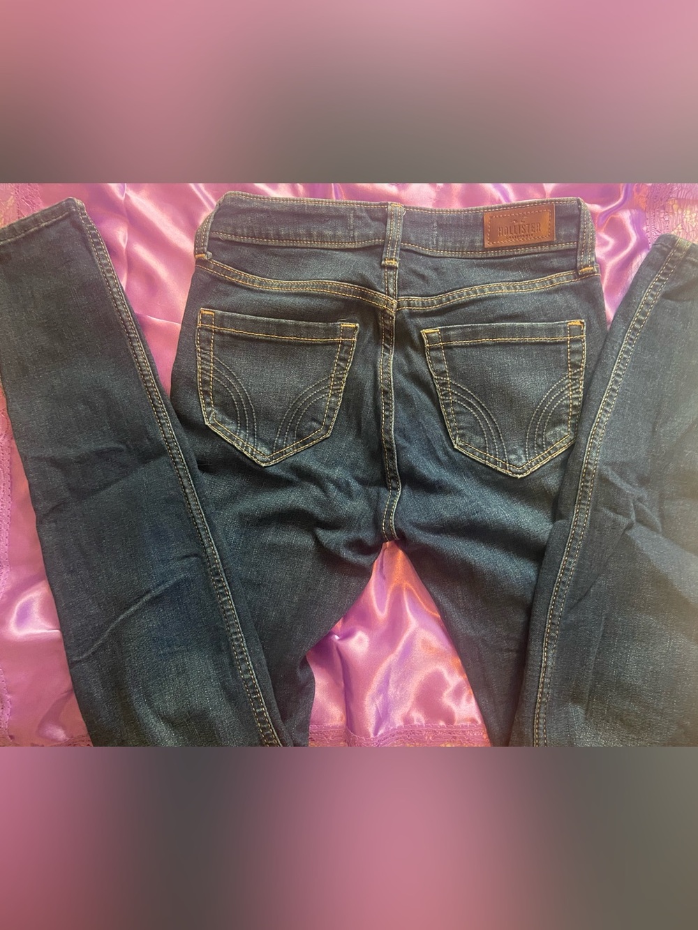Hollister Women's Skinny Jeans in Dark Indigo with Contrast Stitching
